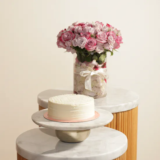 Munch Bakery Vanilla Cake | Golden Birthday Flowers Vase
