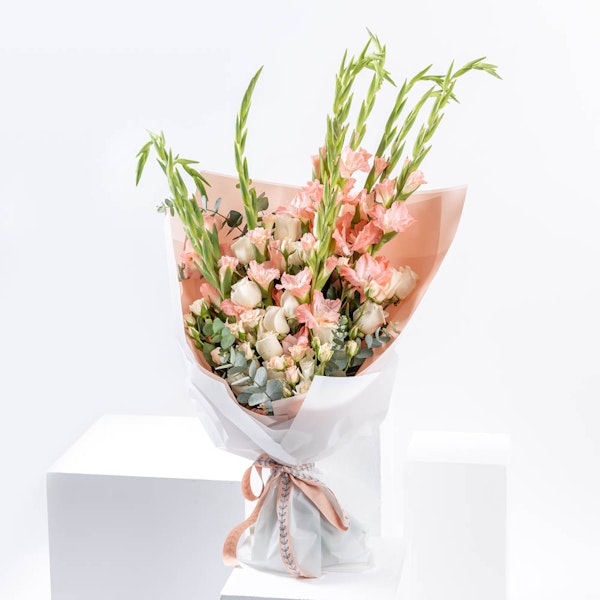 Gladiolus Peach | Bouquet | Floward Sharjah