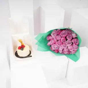Chunk Crunchy Berries Small Cake | Purple Bouquet