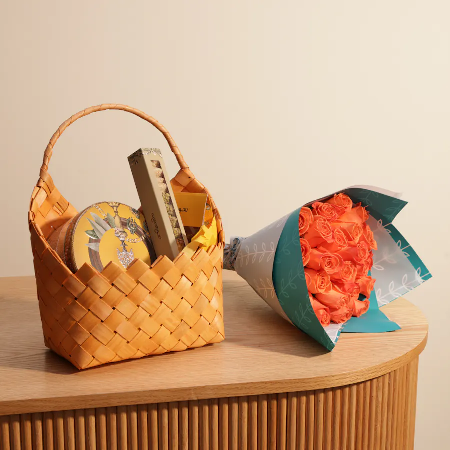 Nagwa Small Hamper | Happiness Flowers  1