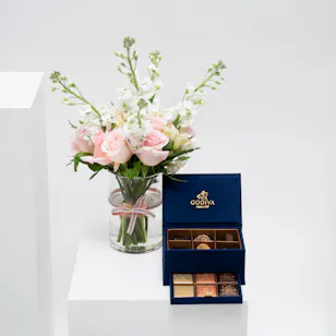 Godiva Mini Royal Chocolate Box | Soft Dreams Vase