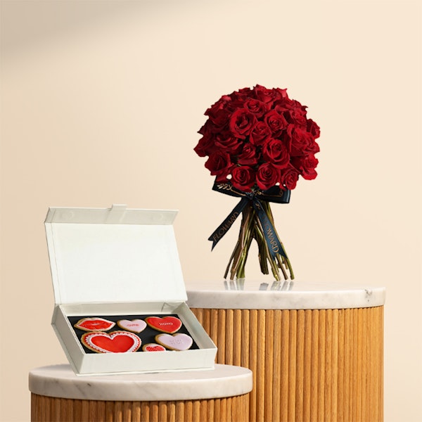 Erzulie Cakes Hearts and Kisses Biscuit Box | Heartfelt Red Roses Bouquet