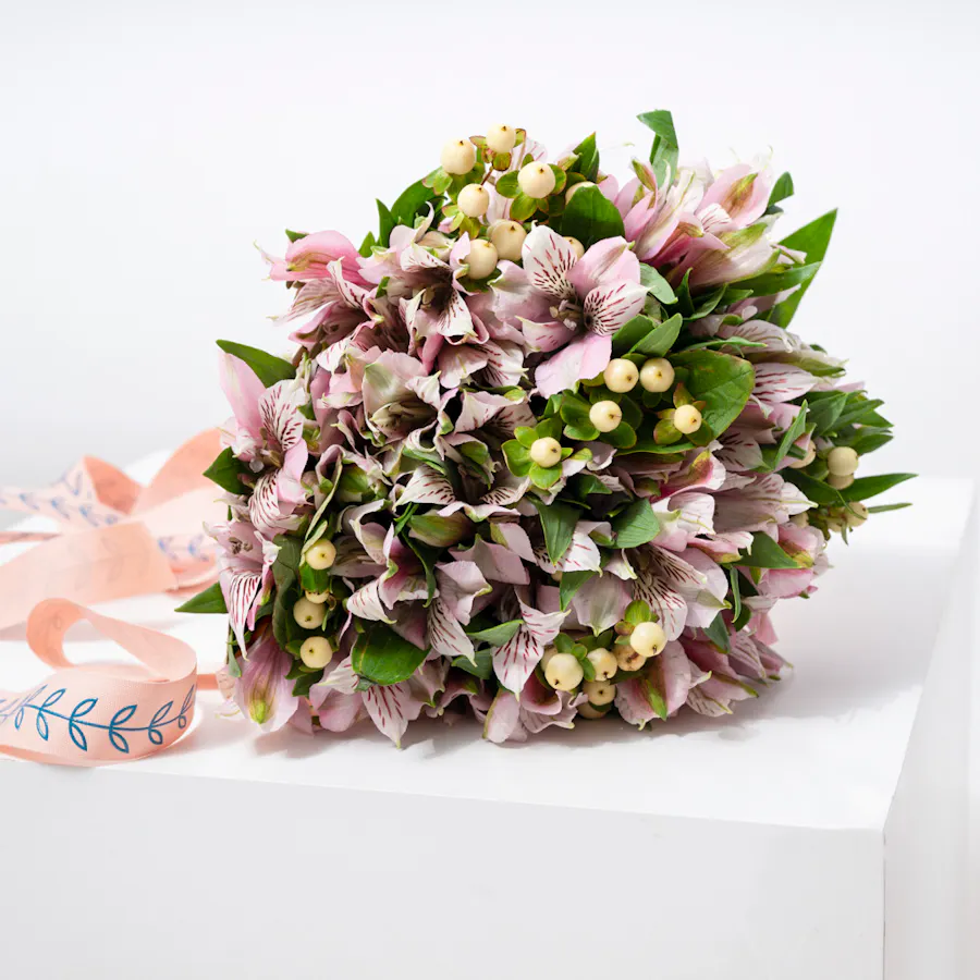 Alstroemeria & Hypericum | Pink Cone  3