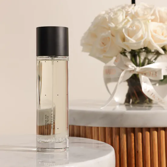 Mubkhar Amazonian Rain Eau De Parfum | White Birthday Roses Vase