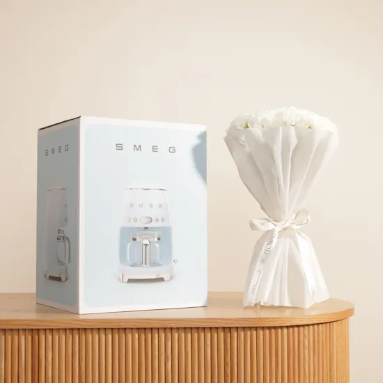 Smeg 50's Style Drip Filter Pastel Blue Coffee Machine | Luxury Flowers Bouquet