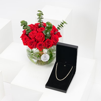Nava Jewelry Gift & Delightful Red Vase 