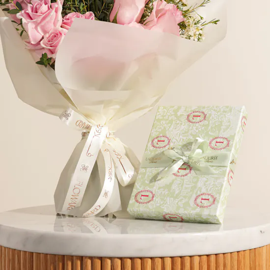 Ladurée Iconic Selection Eugénie Box | Delight Bouquet