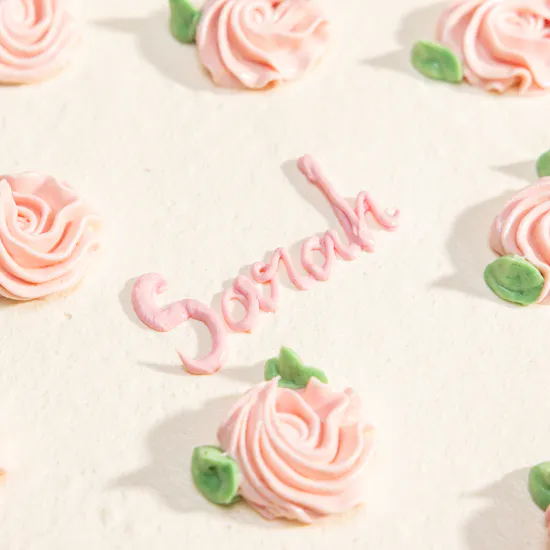 Floward Personalized Roses Cake
