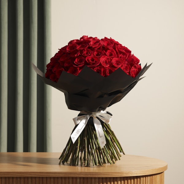 Stunning Red | 100 Rose Bouquet