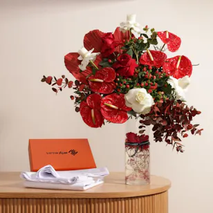 Sayyar Men's Gift | Beautiful Flowers Vase