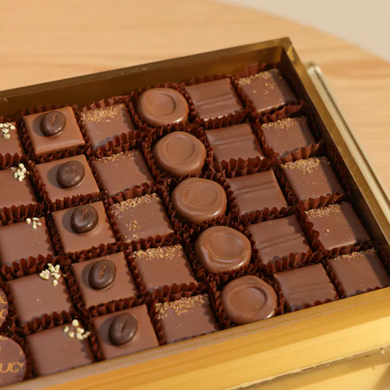 Abucci Elegant Chocolate Box | Cheerful Yellow Roses