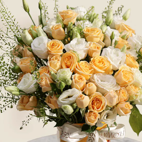 Quiet Splendour Flower Vase