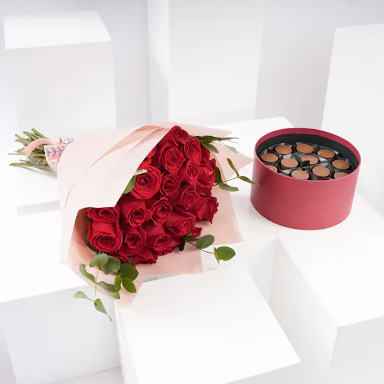Hanoverian Mix Brand Chocolate Box | 25 Red Roses Bouquet
