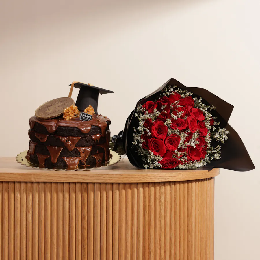 Laviviane Graduation Cake | Red Rose  4