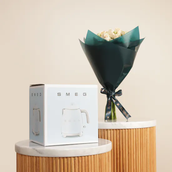 Smeg 50's Style Mini Pastel Blue Kettle | Delightful Flower Bouquet