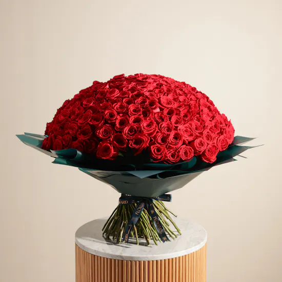 Love Red Flowers Bouquet | 250 Flowers
