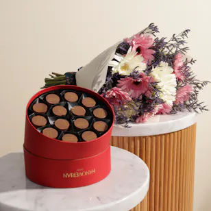 Hańoverian Brand Mix Chocolates | Gerbera Bouquet