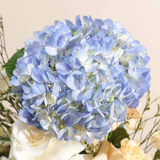 Light Plush Flowers Vase