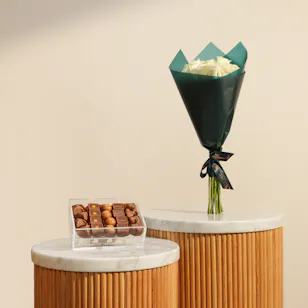 Abucci Chocolates Box | Dreamy Flowers Bouquet 