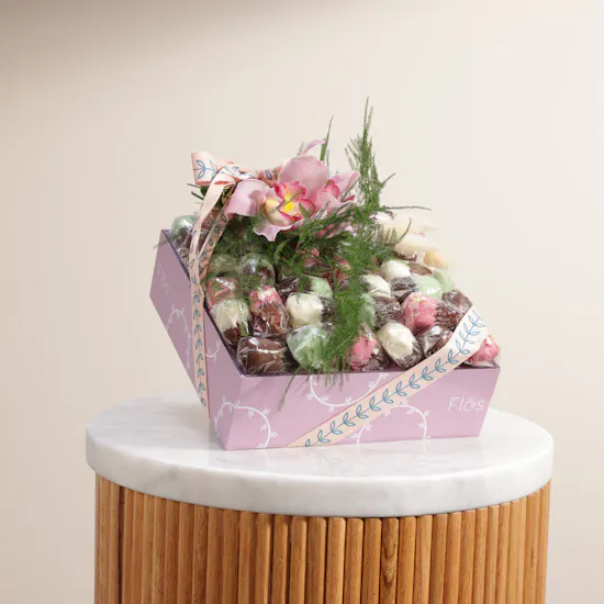 Flōs Mix Chocolate Dates | Pink Flowers