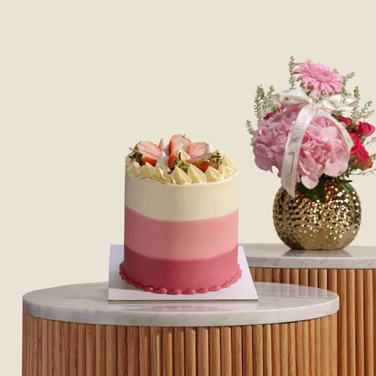 Floward Indulgent Cake | Happy Hearts Flower Vase