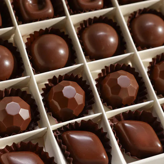Floward Medium Birdsong Chocolate Box
