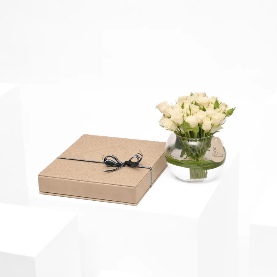 Floward Quran and misbaha Gift Box | White Roses Vase  6