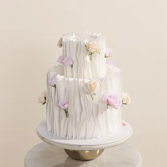 NQ's Bakery Blooms Ruffled Cake