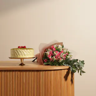 Sucre De Nada Pistachio Cake | Flowers Bouquet Sucre De Nada Pistachio Cake | Flowers Bouquet