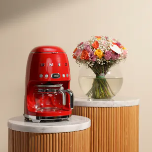 Smeg 50's Style Drip Filter Coffee Machine | Flowers Vase