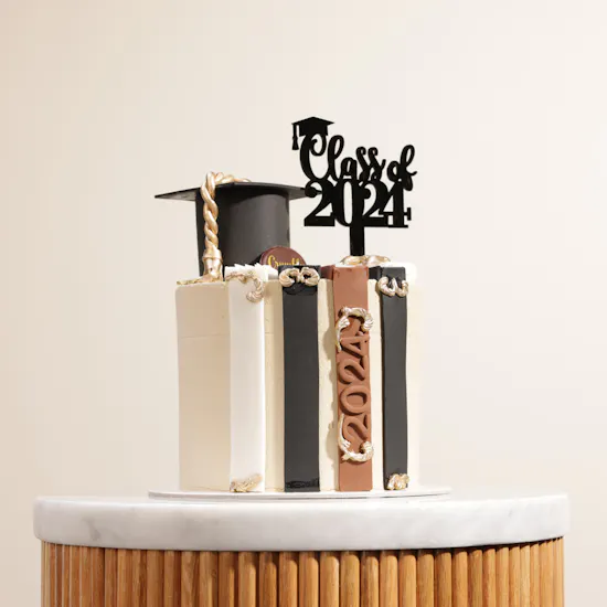 Crumbles Bakery Graduation Cake | Beautiful Flowers