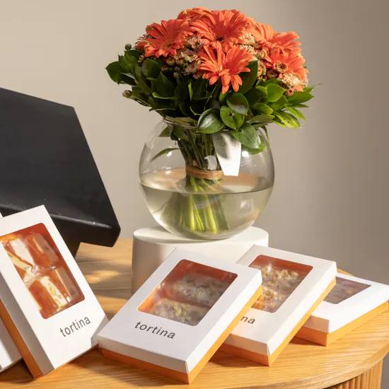 Tortina Moleed Sweets VIP Box | Petals Dream Vase