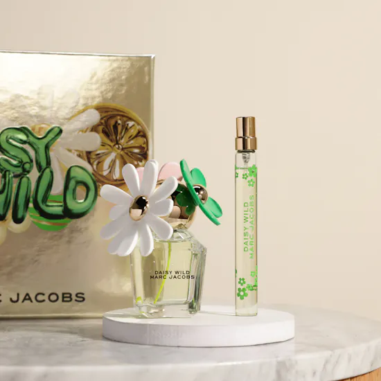 مجموعة عطر ديزي وايلد أو دي بارفيوم للنساء من مارك جاكوبس