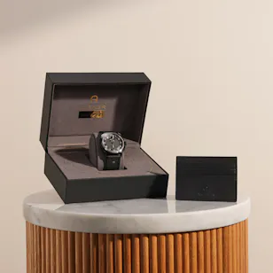 Aigner Cavallo Limited Edition Watch with Card Holder Aigner Cavallo Limited Edition Watch with Card Holder