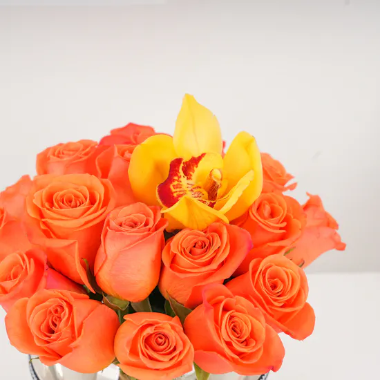Floward Crunchy Chocolate Box | Bright Roses Vase