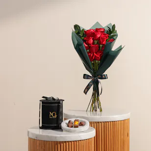  Nor Noyau Round Black Velvet Small Chocolate Box | Joyful Flowers
