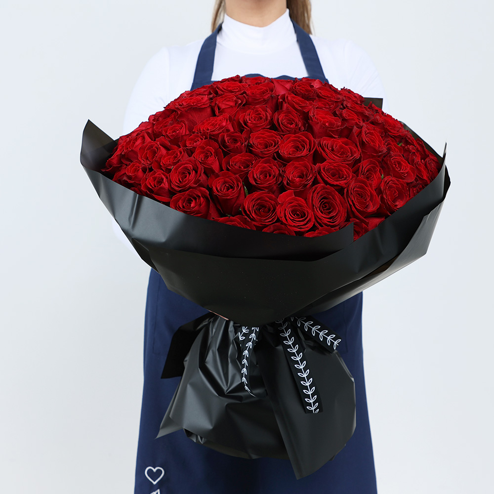 100 Red Roses European bouquet –