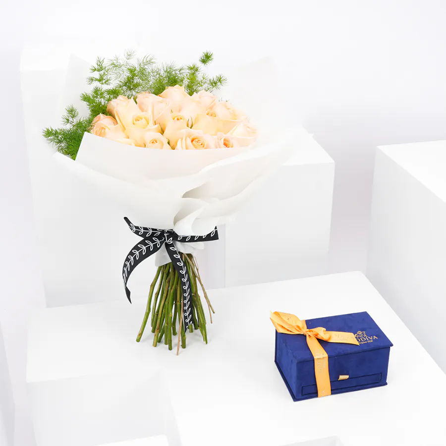 Godiva Navy Blue Royal Box | Roses 6