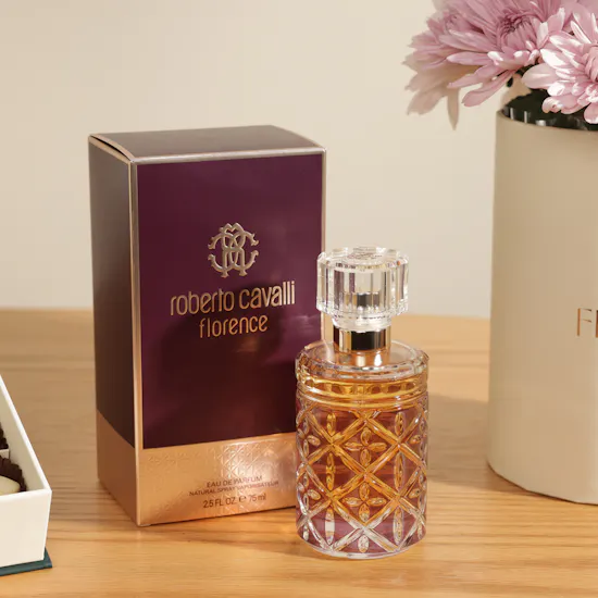 Omani Women's Day Proudly Poised Gift Set