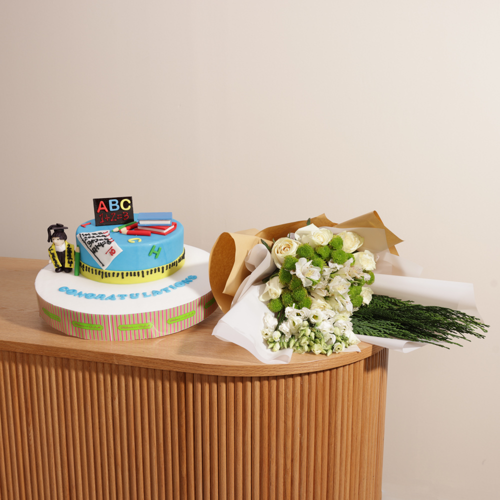 كيك االتخرج للأطفال من هلن | أزهار النجاح