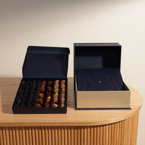 Nua Dates Large Signature Gifting Box
