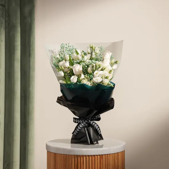 White Elegancy Flowers Bouquet