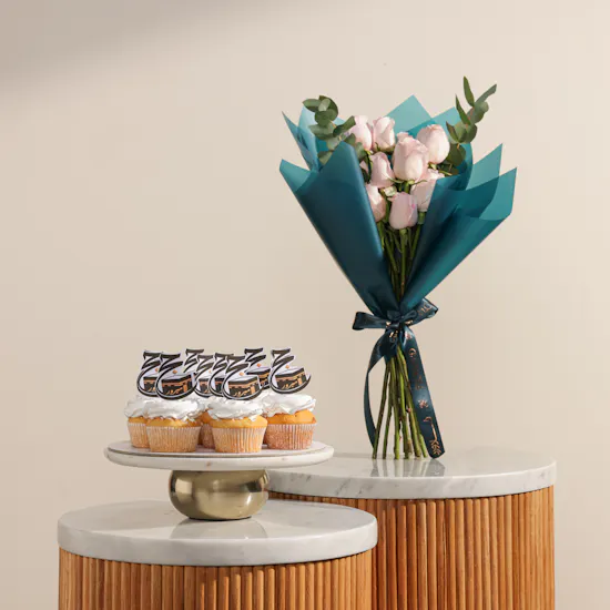 Floward Hajj Mabroor Cupcakes | Blessed Journey Blooms