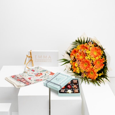 Emma Graceful Passion | Chocolates & Flowers