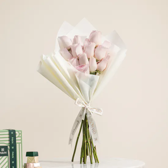 Candle Connection Carmalized Vanilla Crystal Candle | Patchi Classic Chocolate Box and Roses