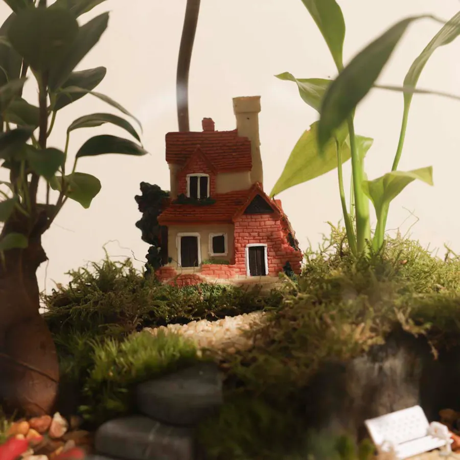 Enchanting Garden Lamp | Closed Terrarium 5