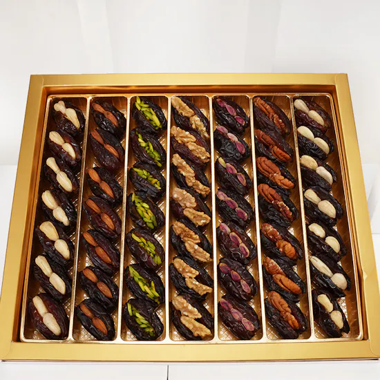 Sinwan Majdool Stuffed Dates Box | Roses