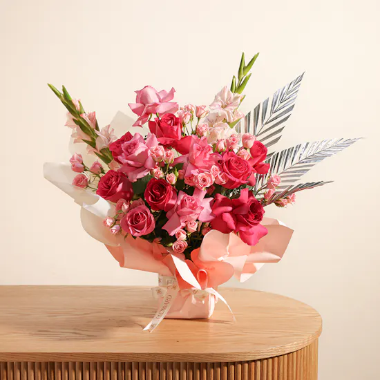 Floward Flowers with Macrons Cake | Unique Bouquet