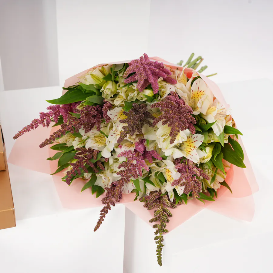 Levo Covered Chocolate Box | Softness Bouquet 6