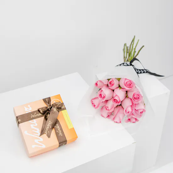 Wunder Small Chocolate Box | Pink Roses Bouquet